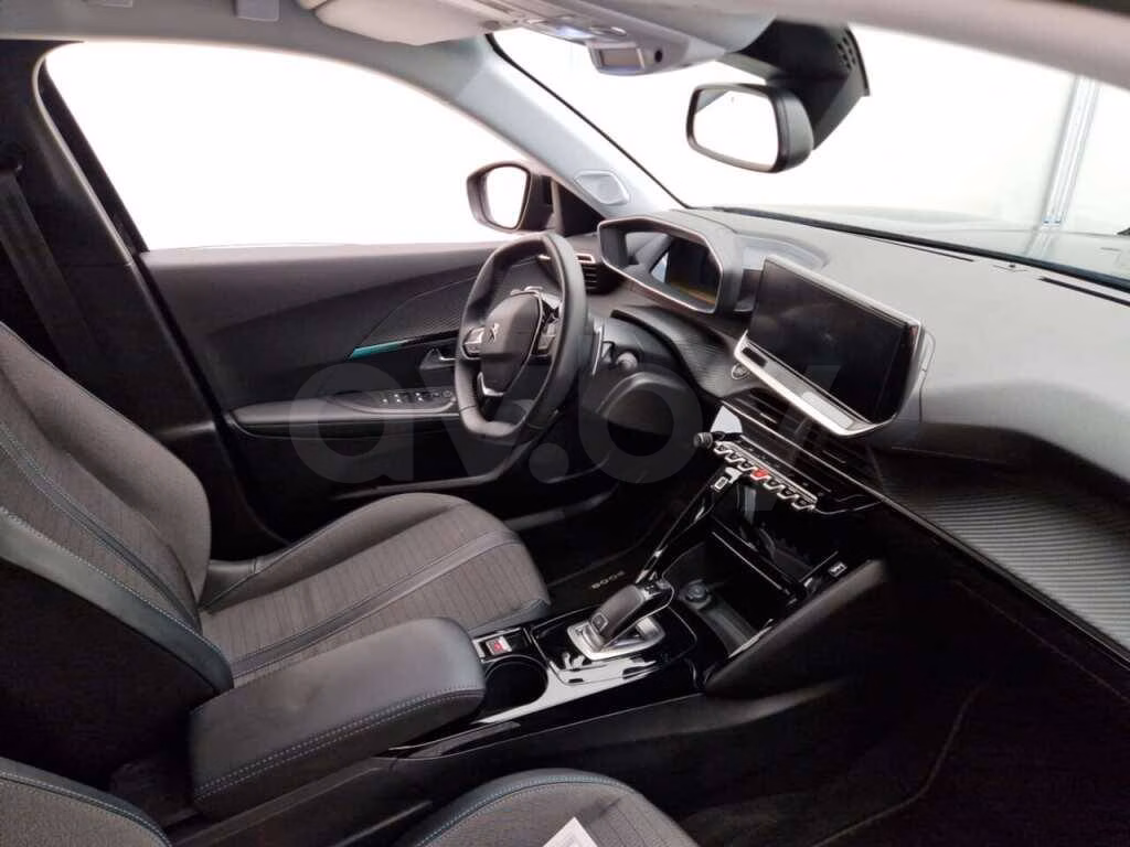 Peugeot 2008 фото 7