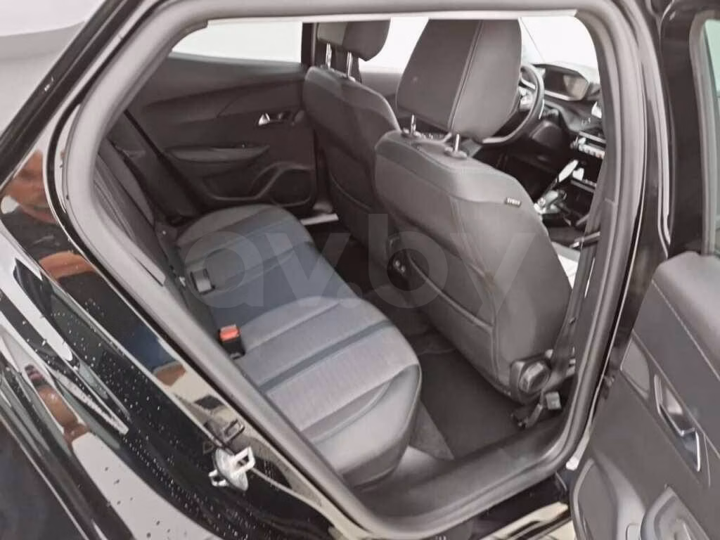 Peugeot 2008 фото 8