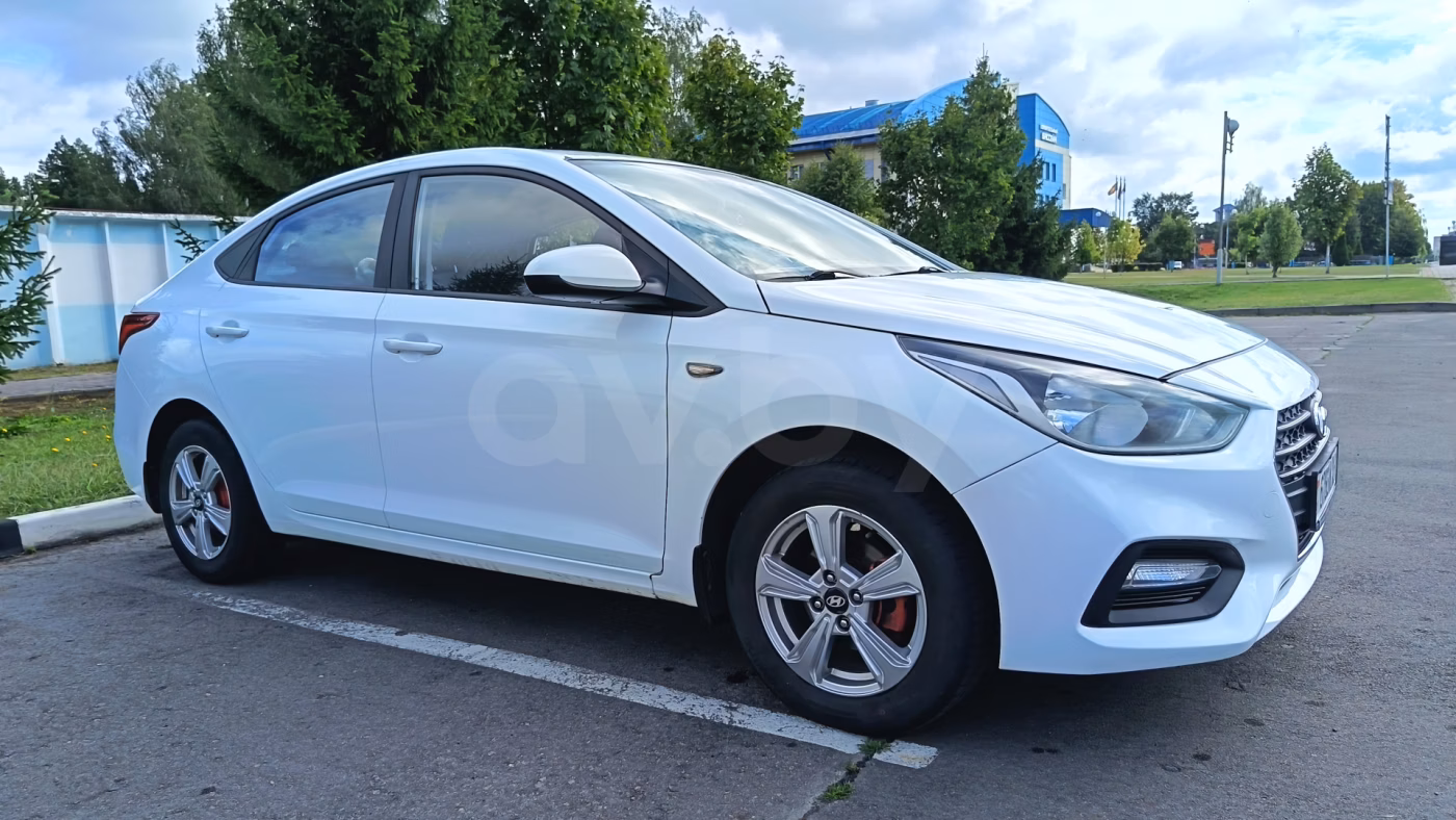 Hyundai Accent фото 3