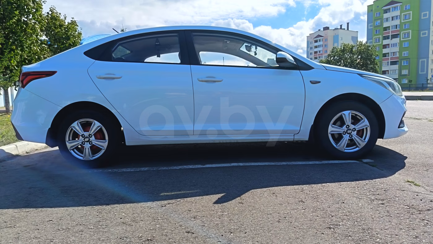 Hyundai Accent фото 6