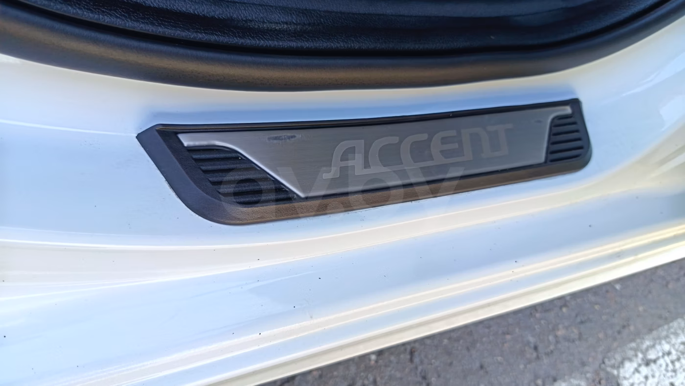 Hyundai Accent фото 7