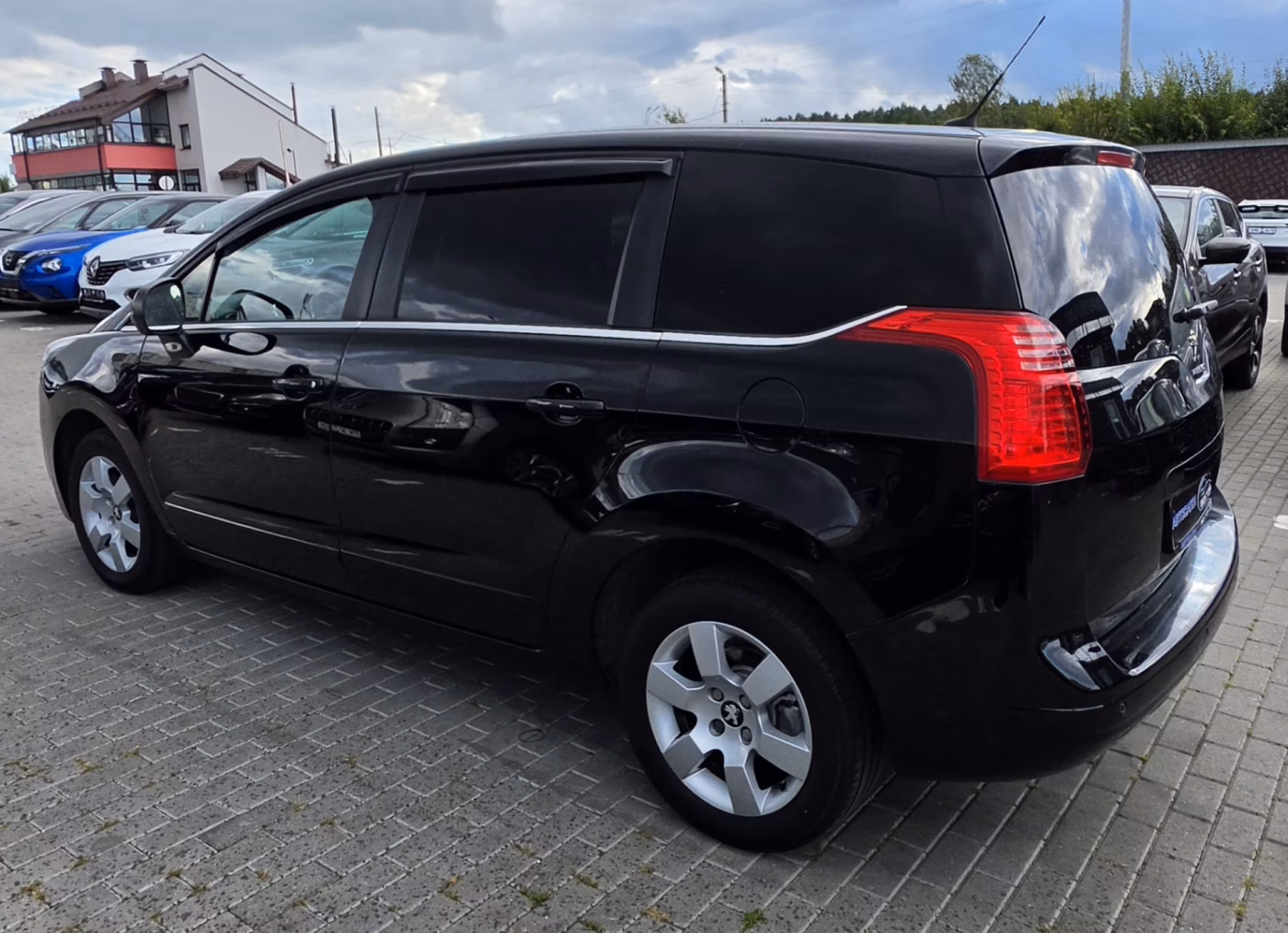 Peugeot 5008 фото 5