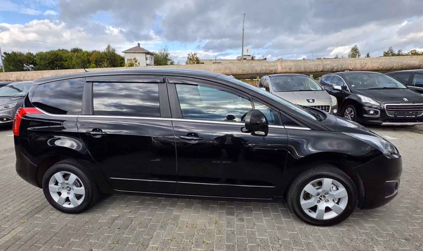 Peugeot 5008 фото 6