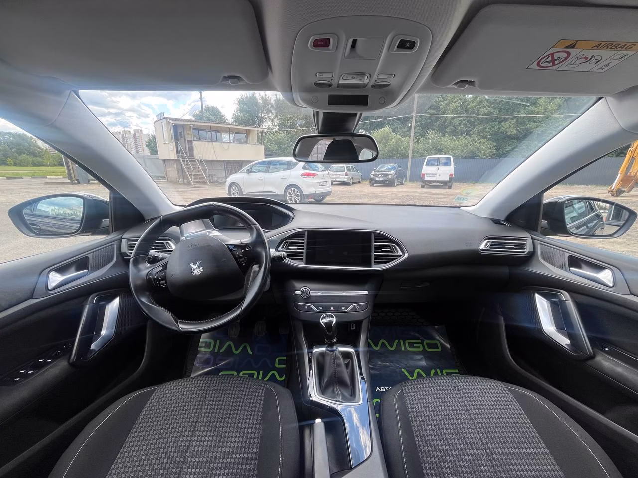 Peugeot 308 фото 11
