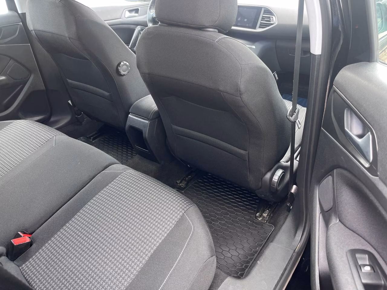 Peugeot 308 фото 13