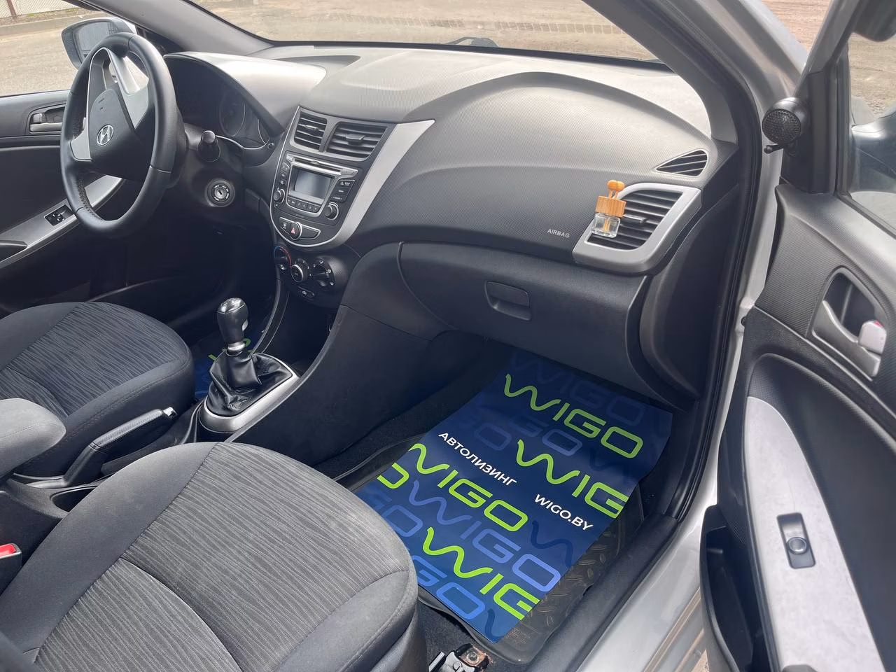 Hyundai Solaris фото 12
