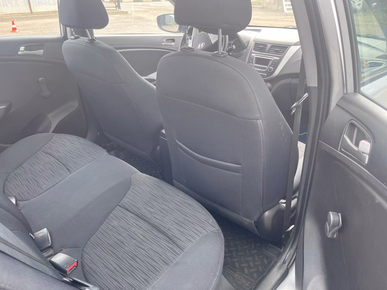 Hyundai Solaris фото 13