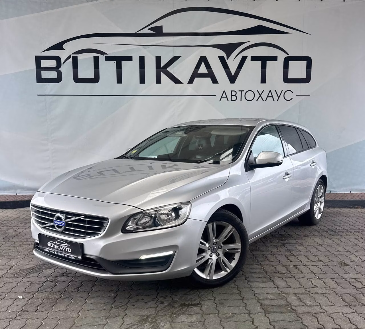 Volvo V60 фото 2
