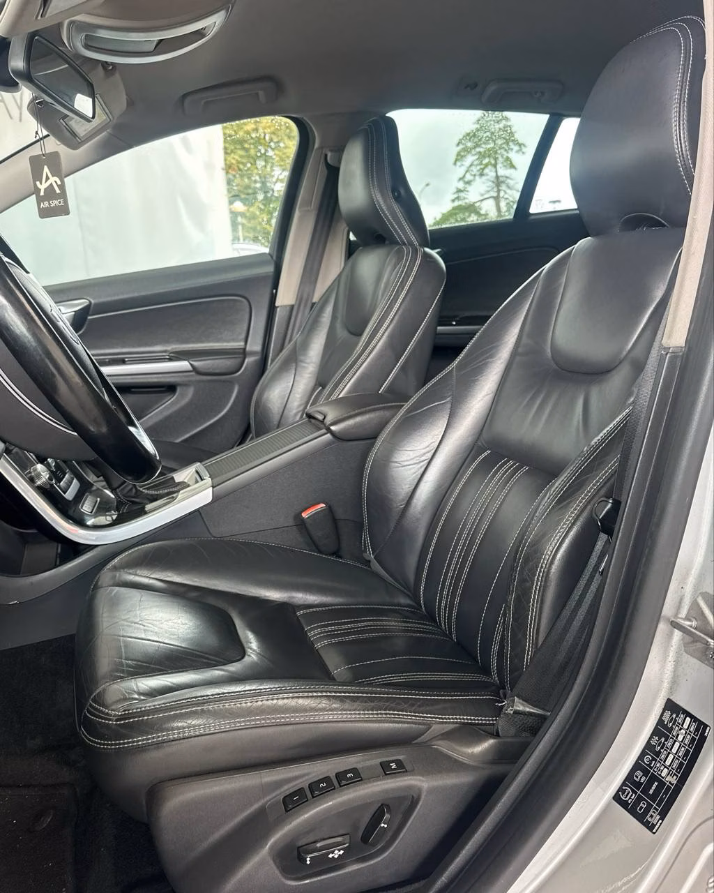 Volvo V60 фото 9