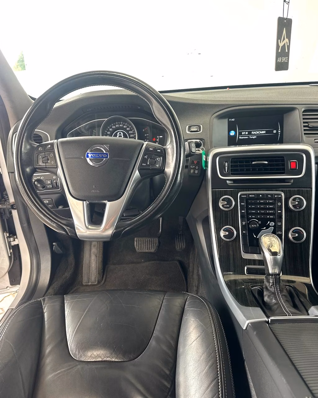 Volvo V60 фото 10