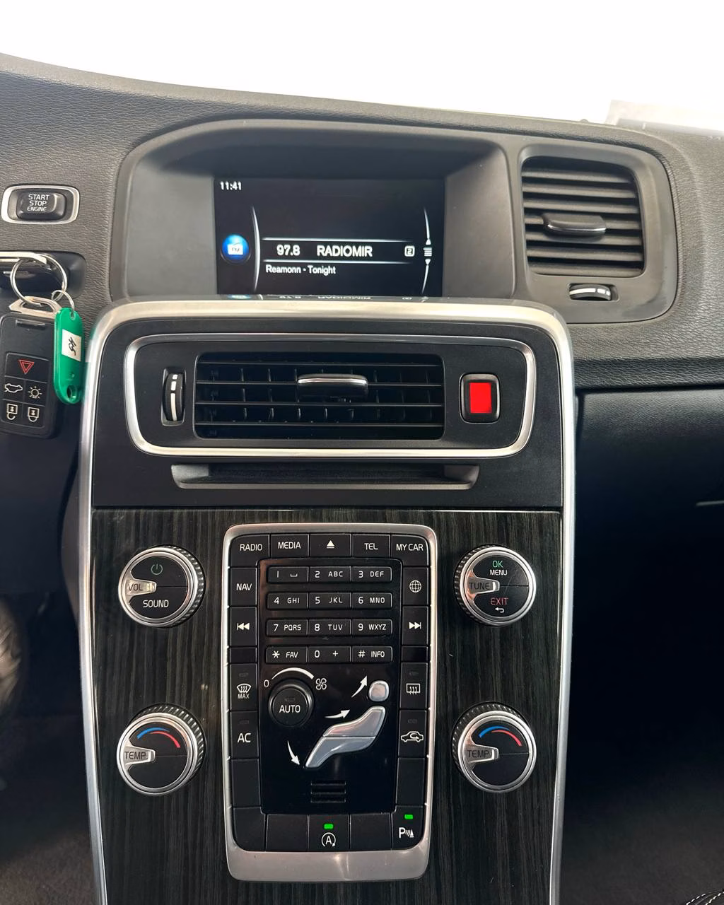 Volvo V60 фото 11