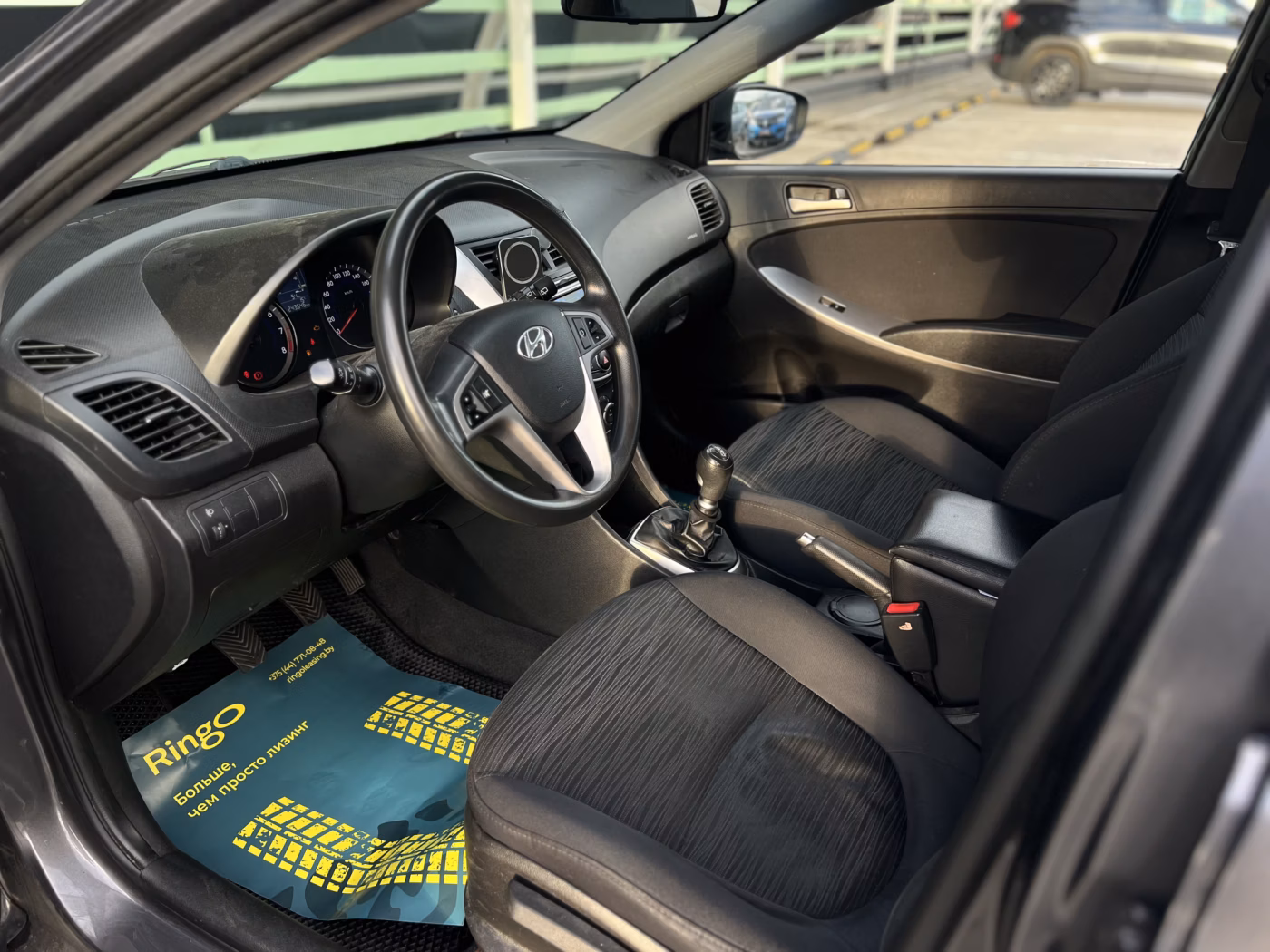 Hyundai Solaris фото 7