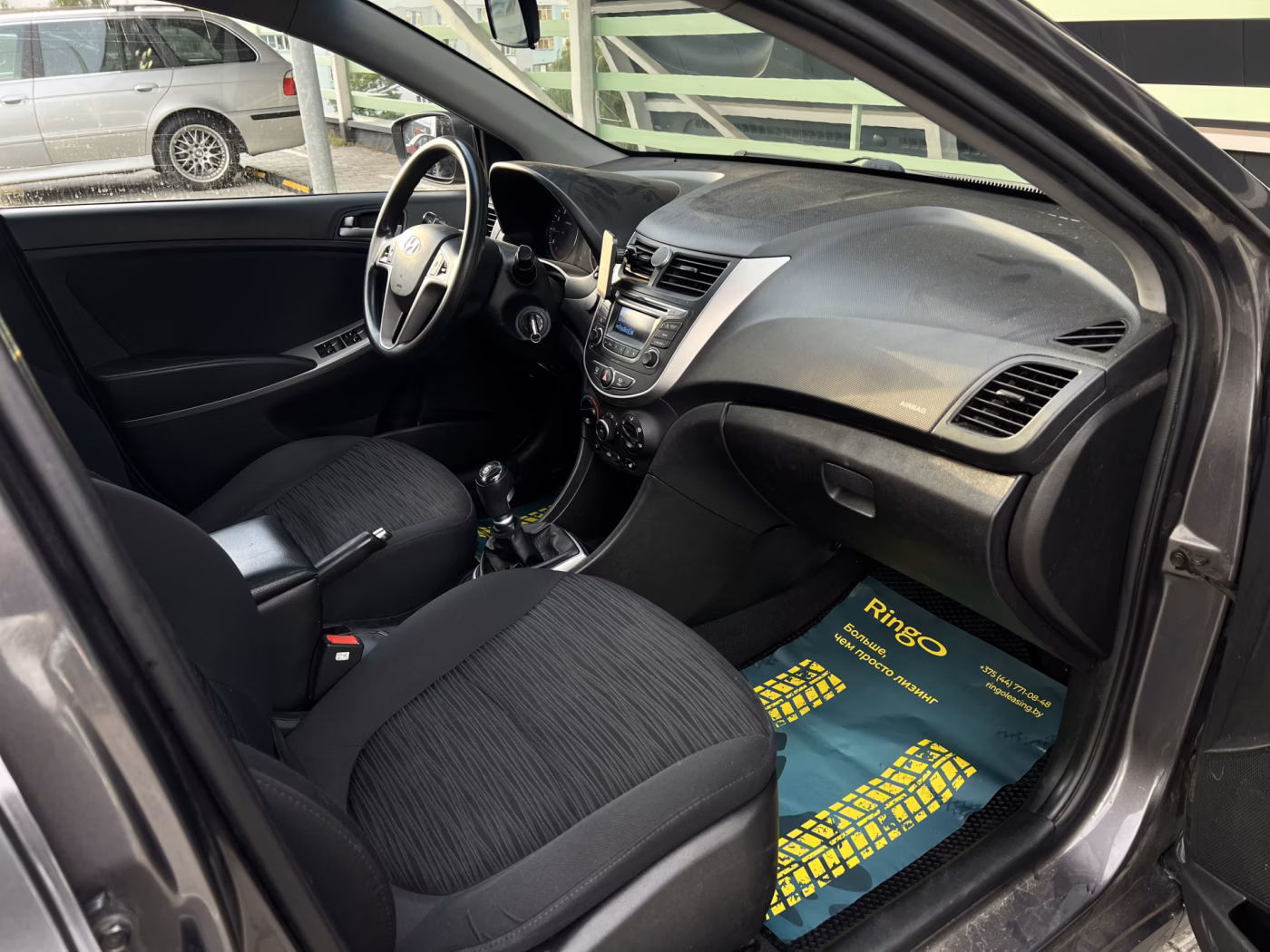 Hyundai Solaris фото 9