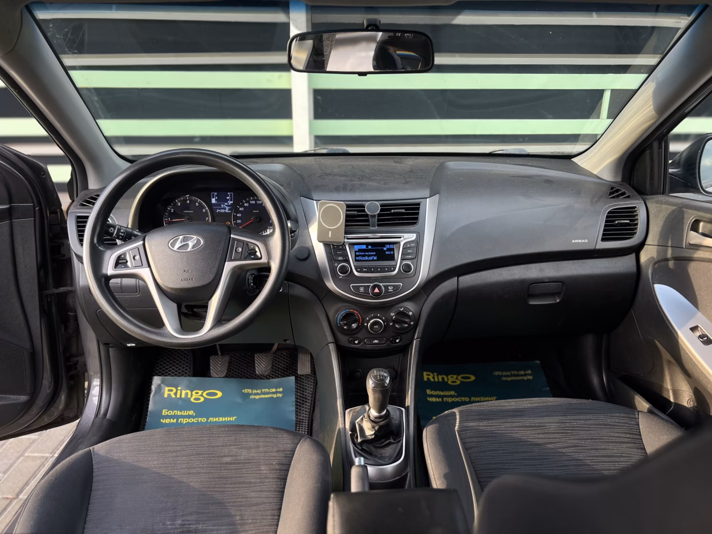 Hyundai Solaris фото 8