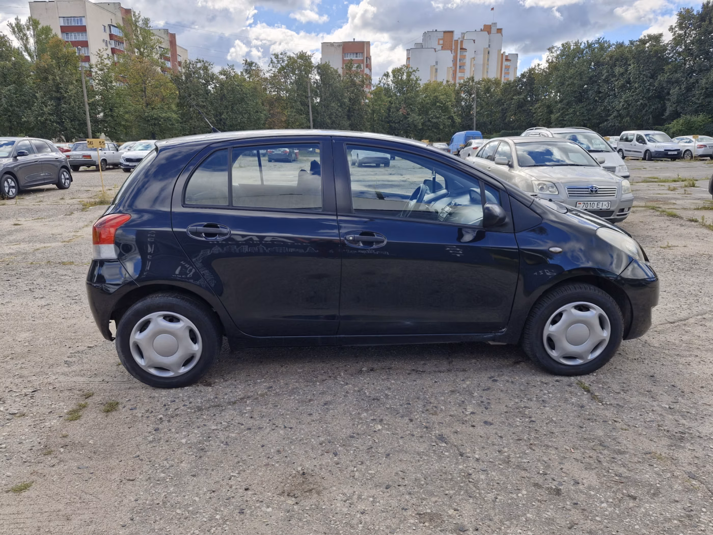 Toyota Yaris фото 6