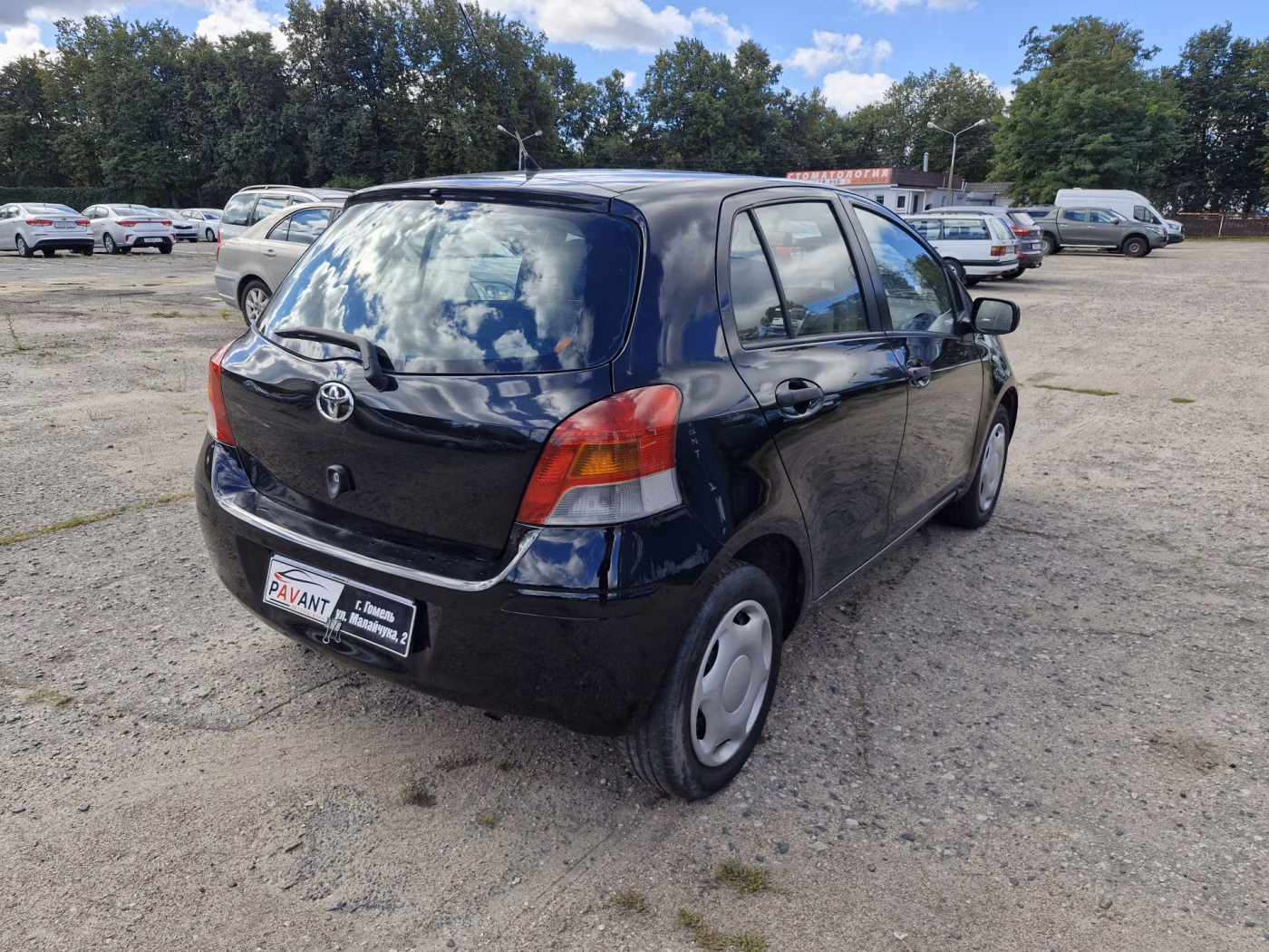 Toyota Yaris фото 5