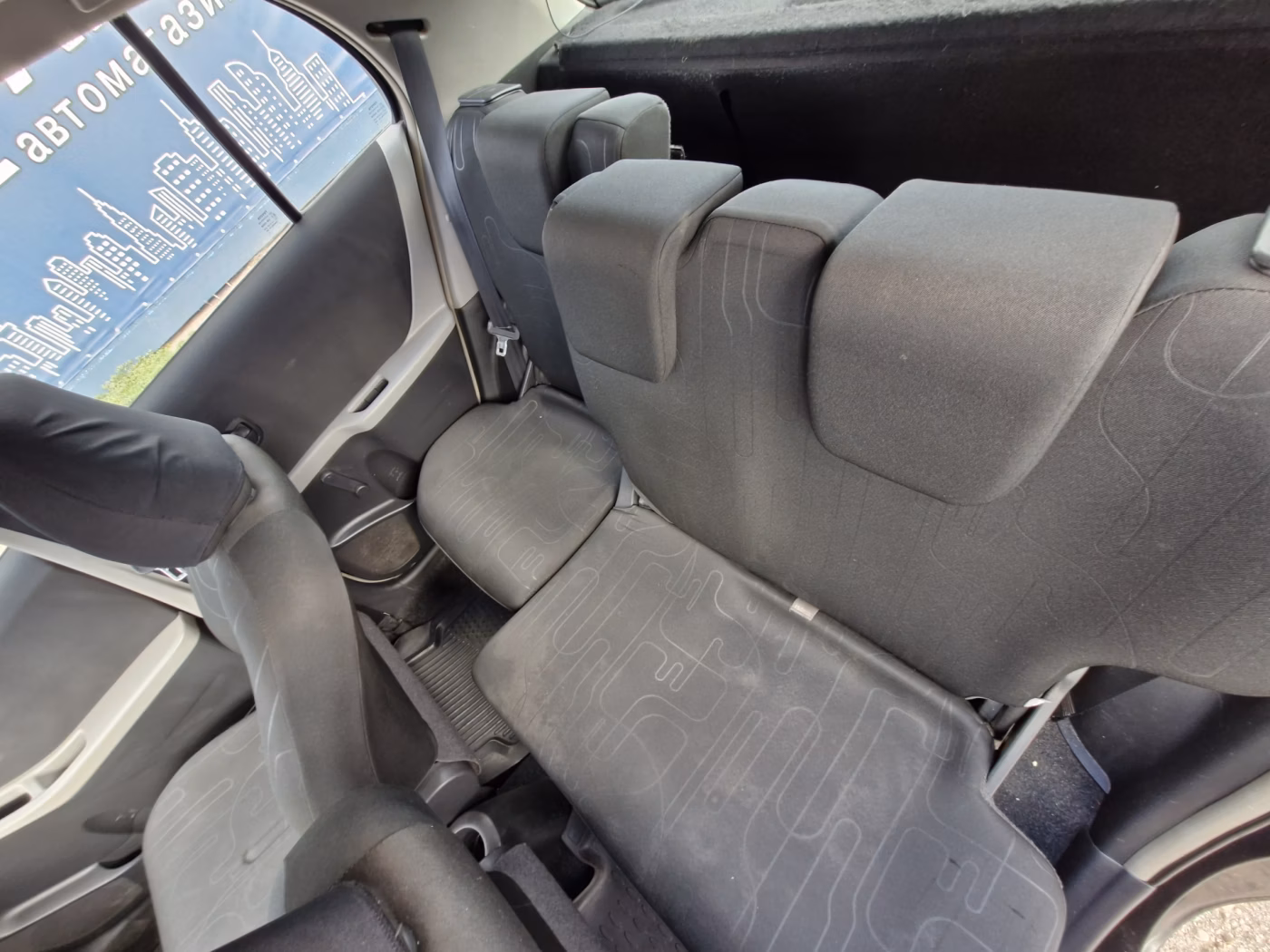 Toyota Yaris фото 14