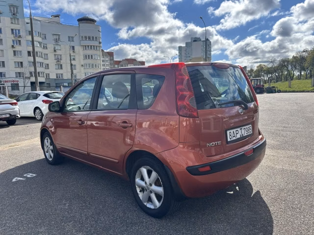 Nissan Note фото 7