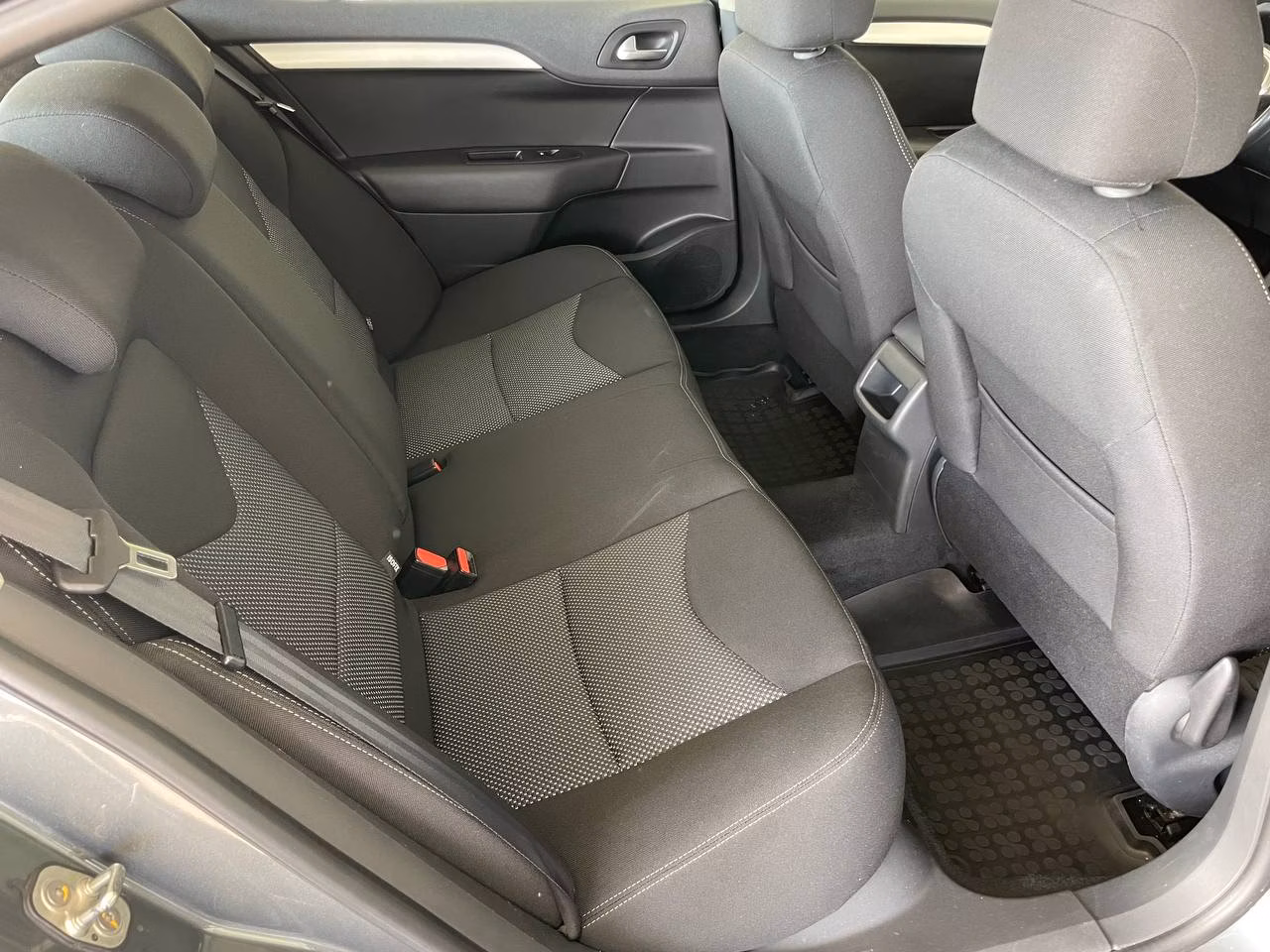 Citroen C4 фото 18