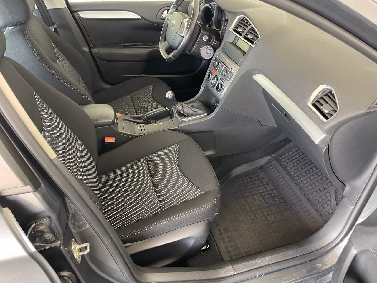 Citroen C4 фото 16