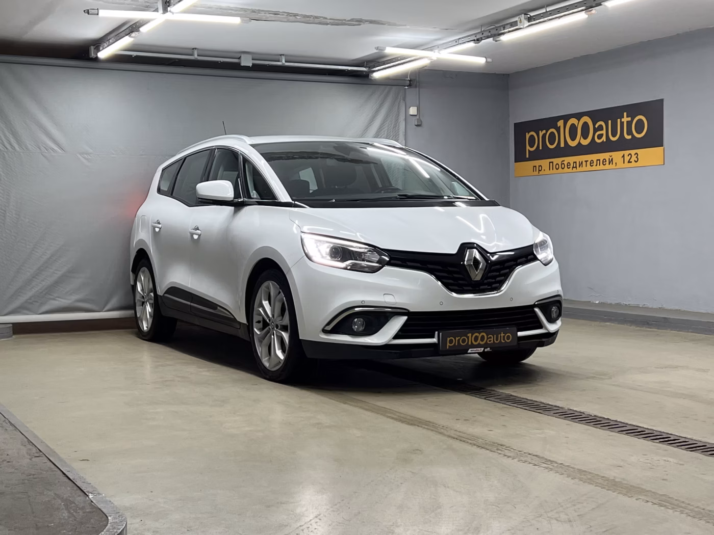 Renault Grand Scenic фото 3