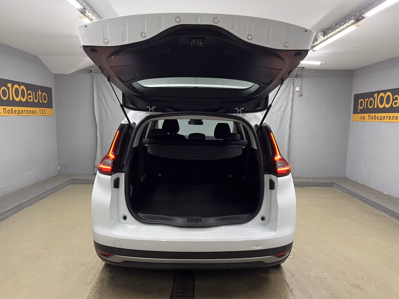 Renault Grand Scenic фото 18