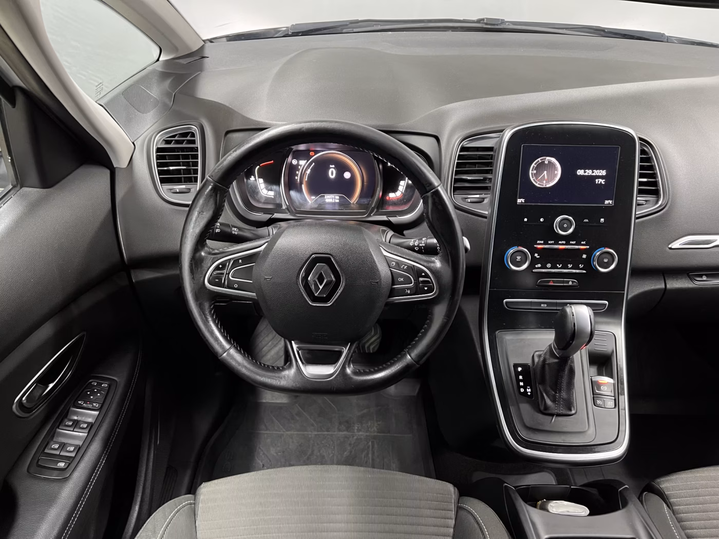 Renault Grand Scenic фото 13