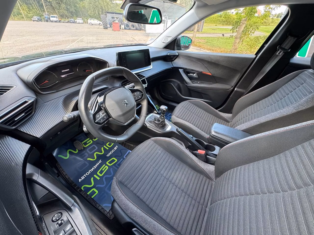 Peugeot 2008 фото 12