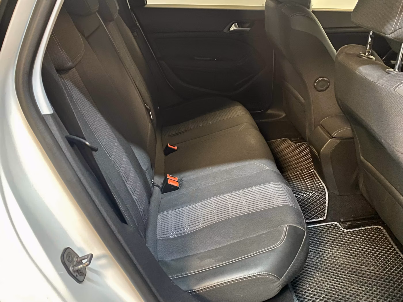 Peugeot 308 фото 14