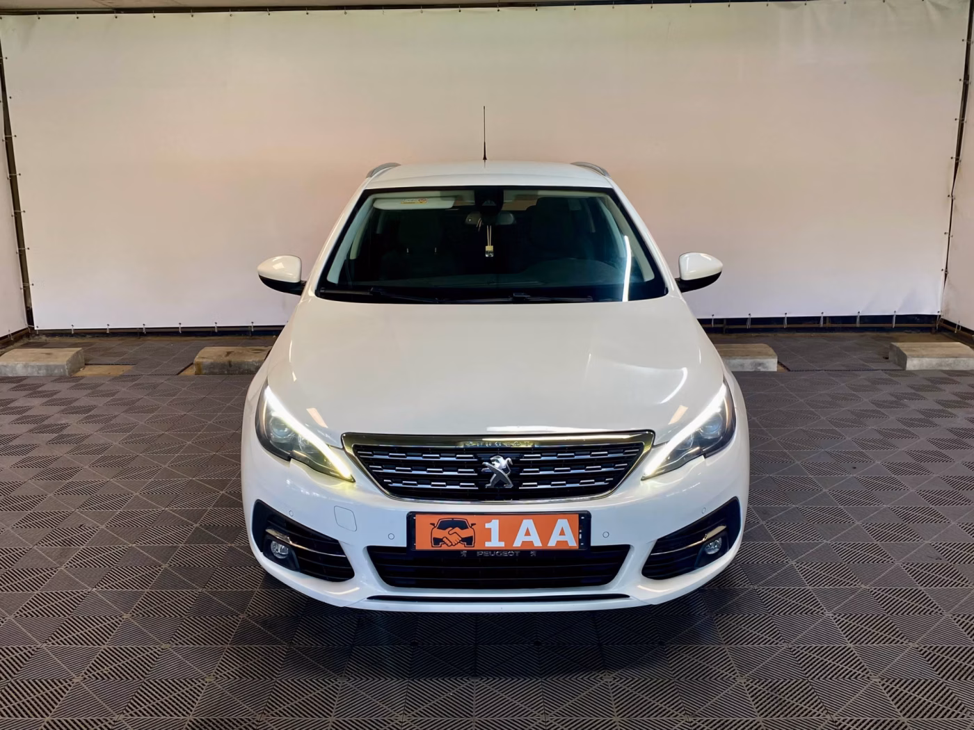 Peugeot 308 фото 2