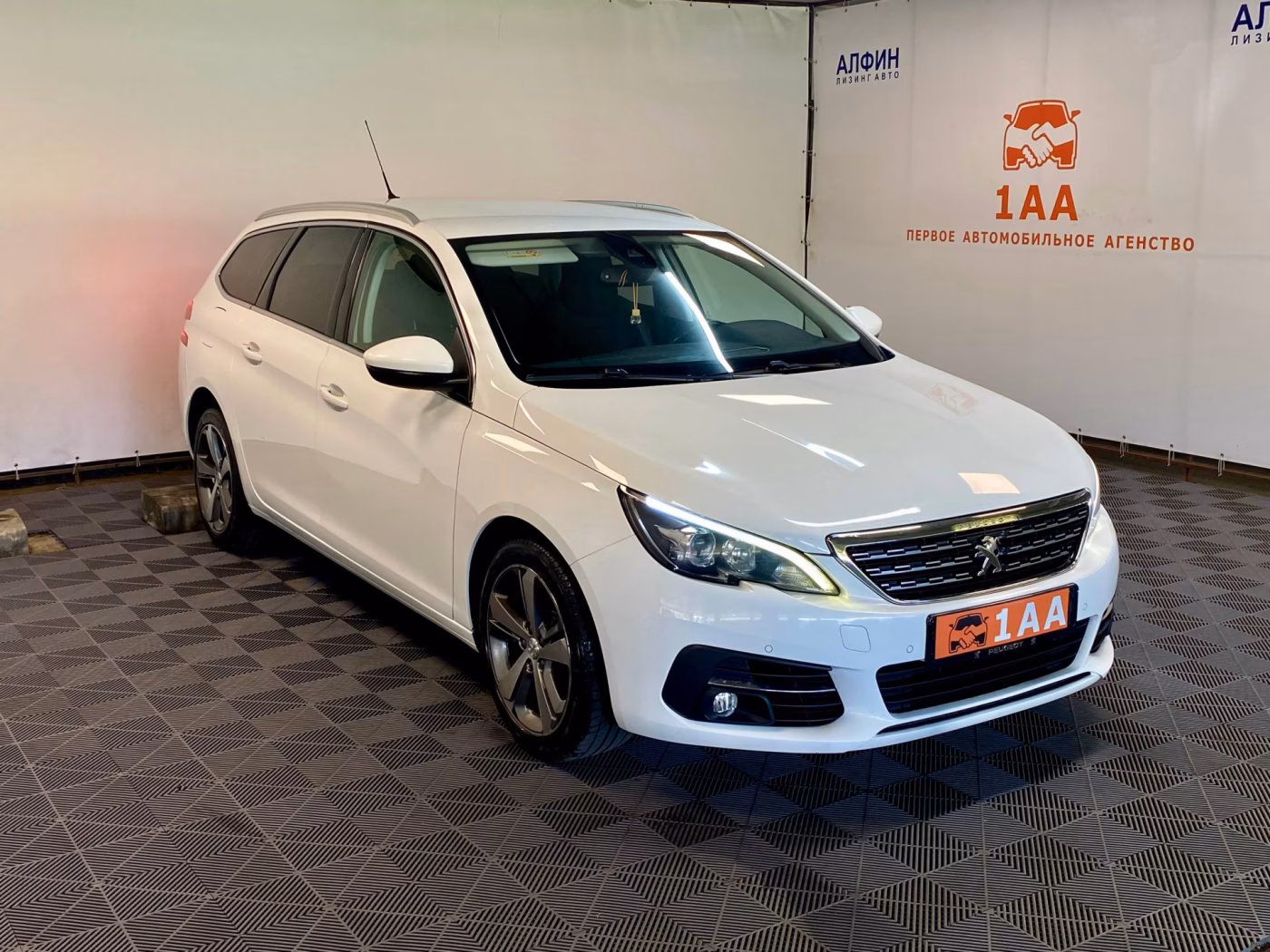 Peugeot 308 фото 3