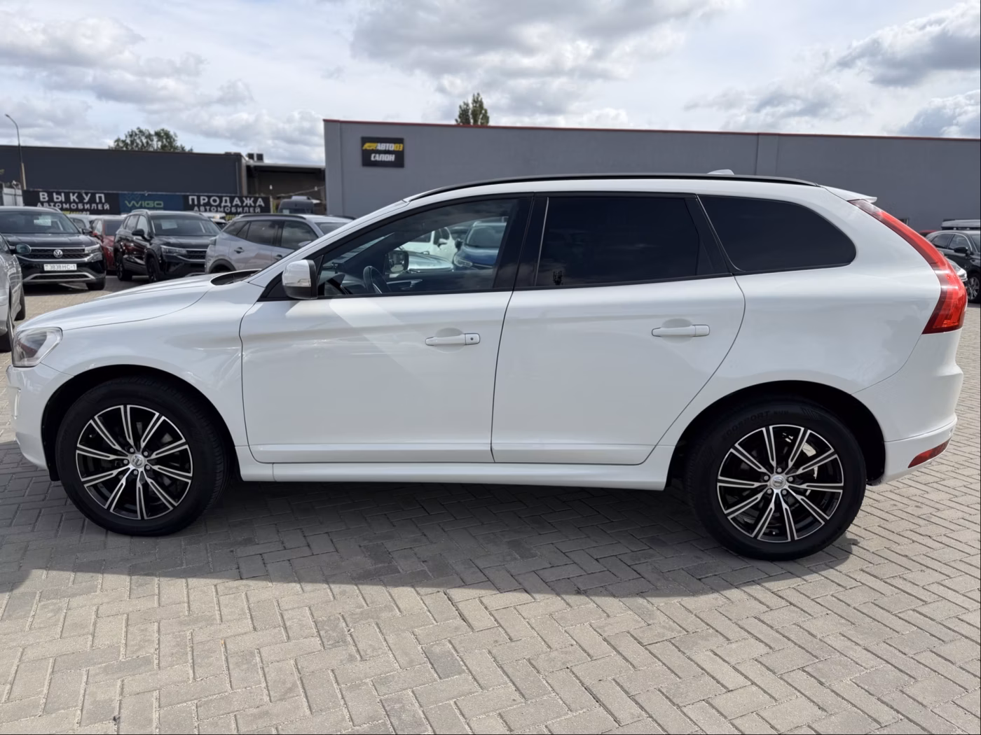 Volvo XC60 фото 8