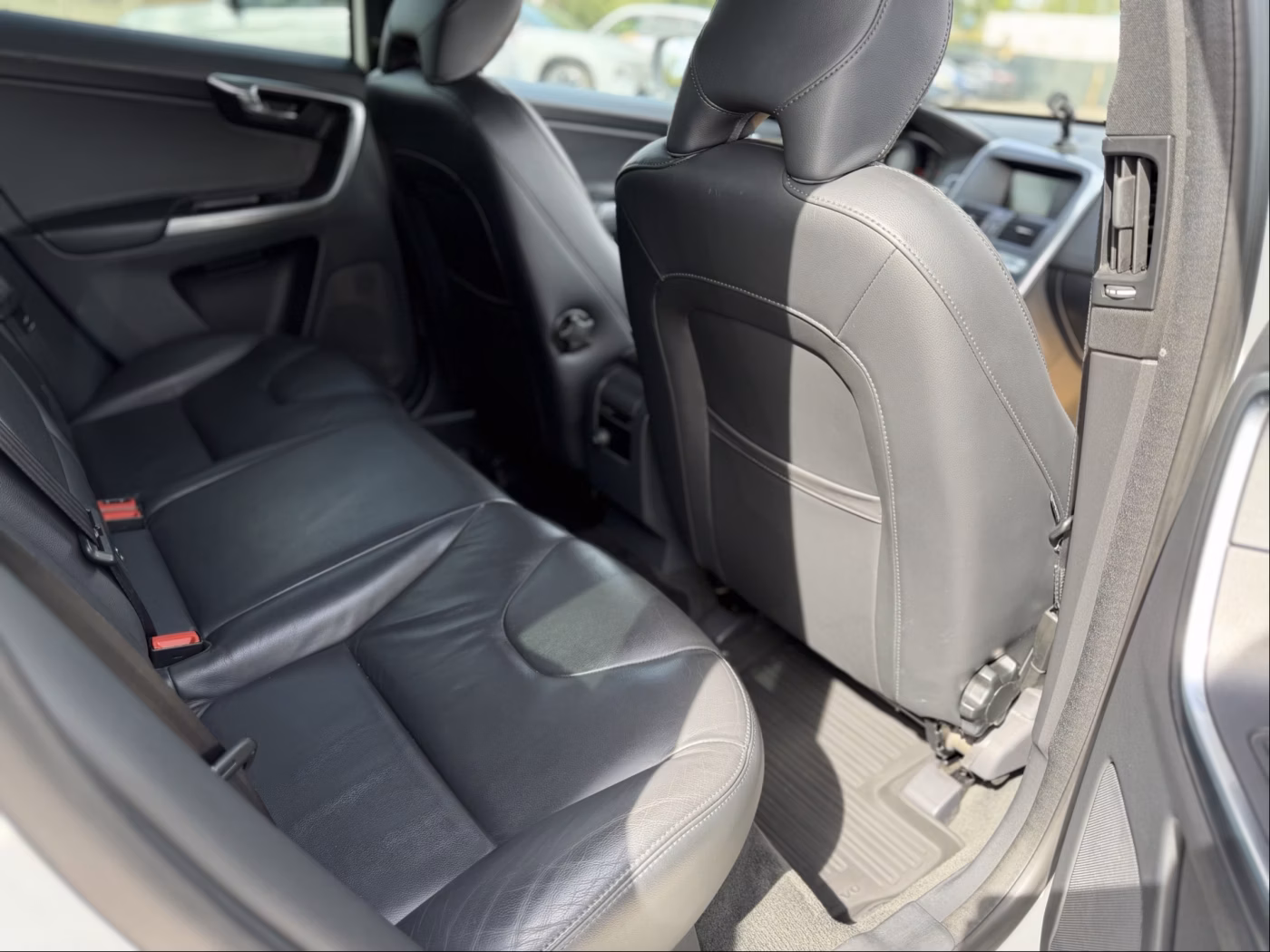 Volvo XC60 фото 19