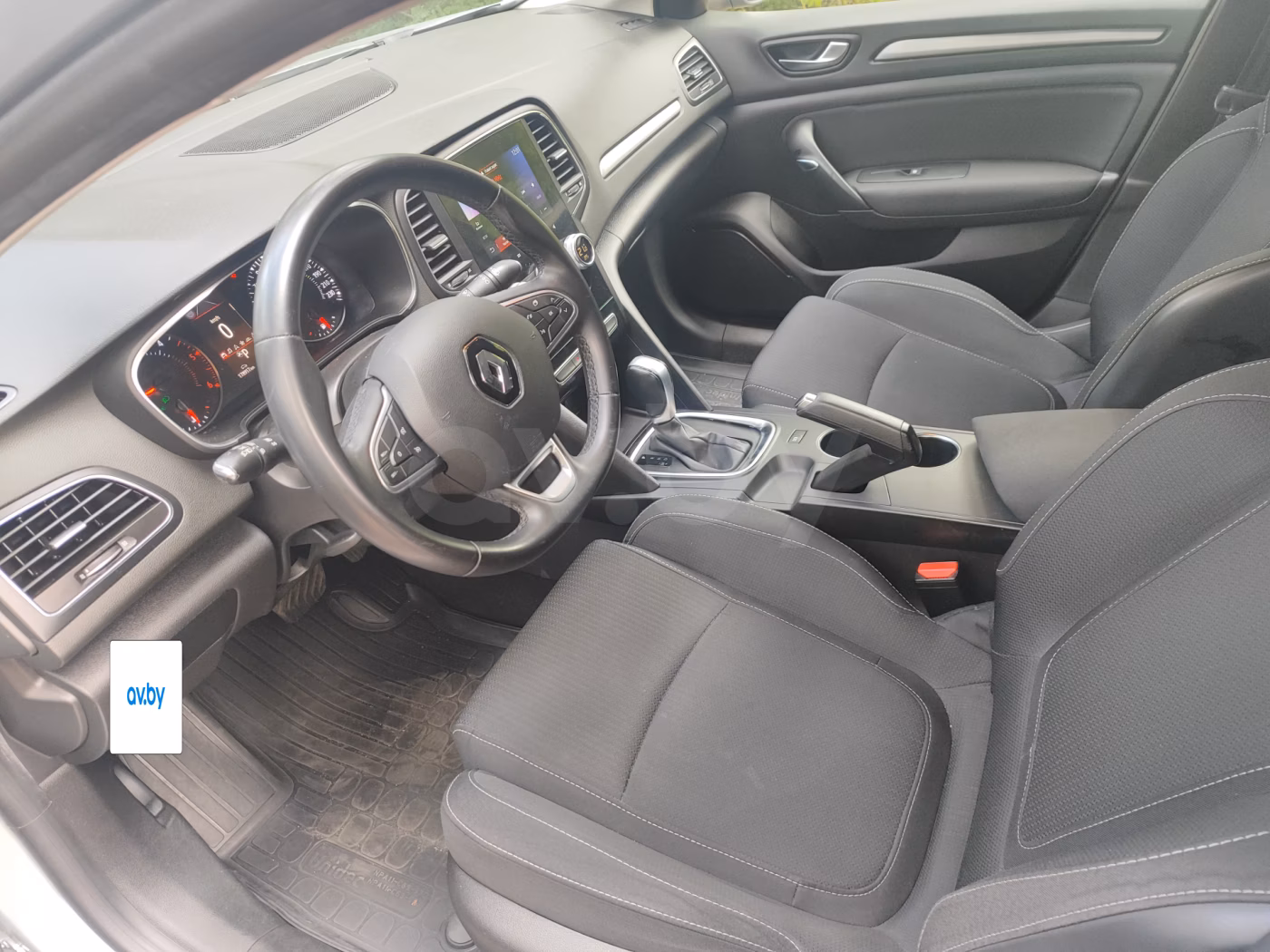 Renault Megane фото 8