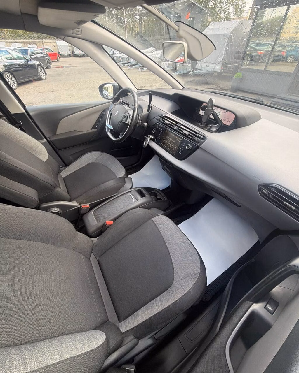 Citroen C4 Picasso фото 9