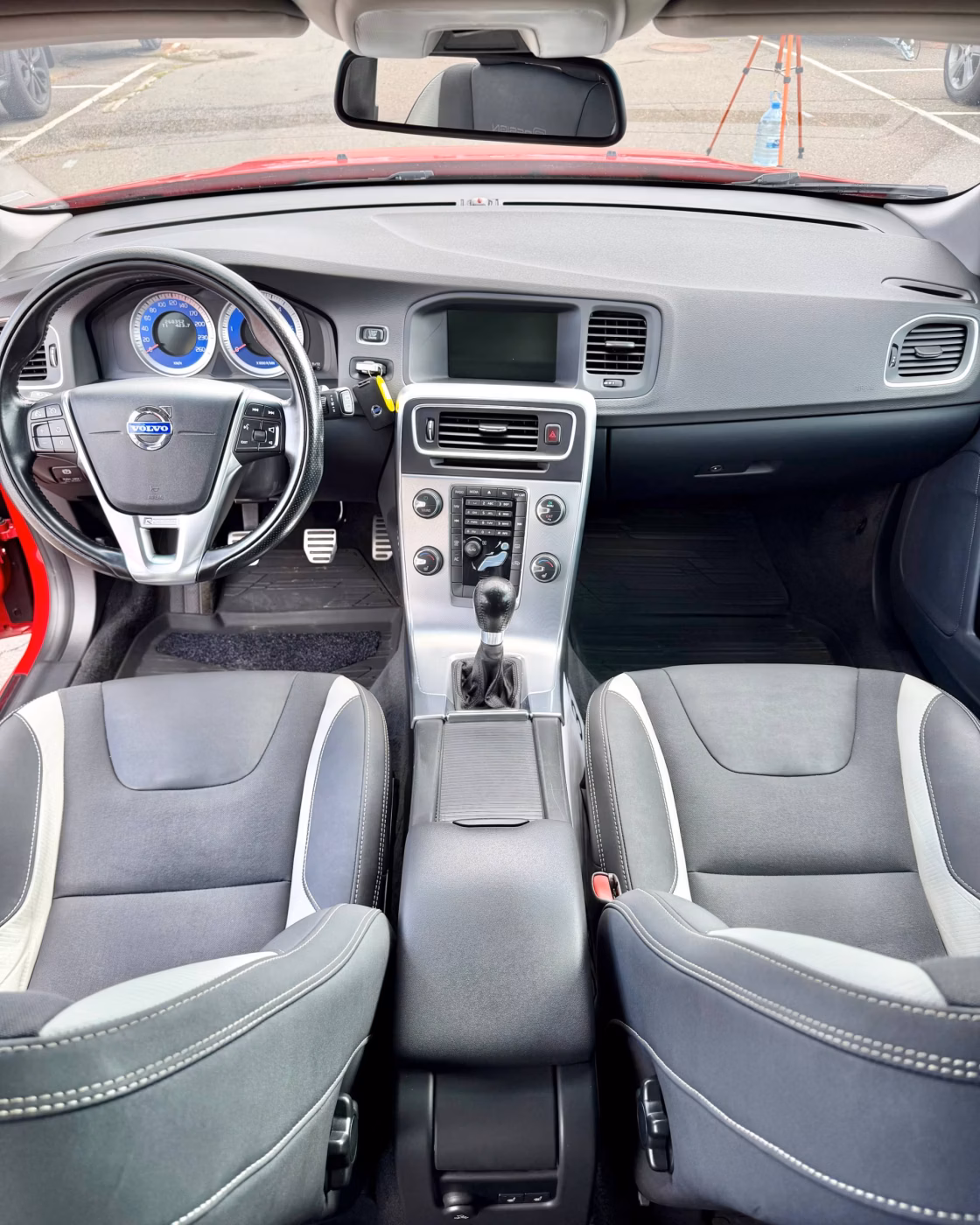 Volvo V60 фото 12