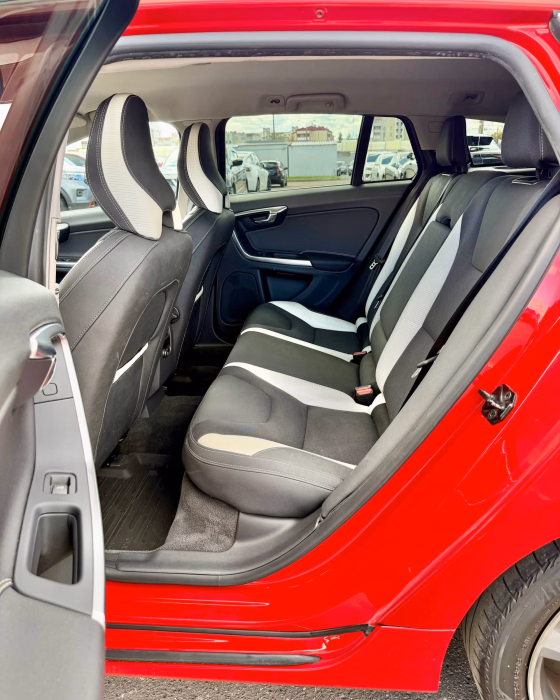 Volvo V60 фото 13