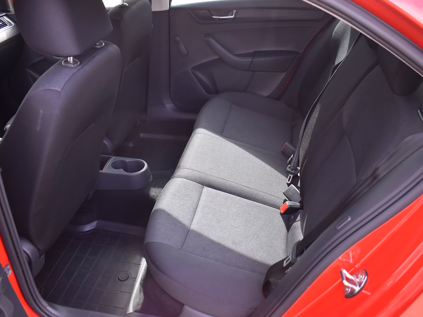 Skoda Rapid фото 12