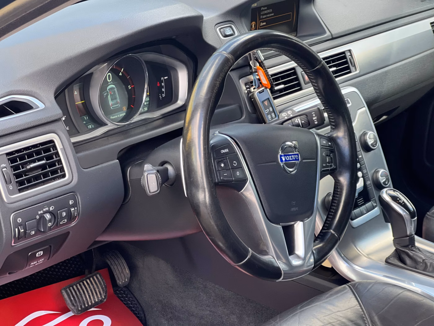 Volvo V70 фото 12