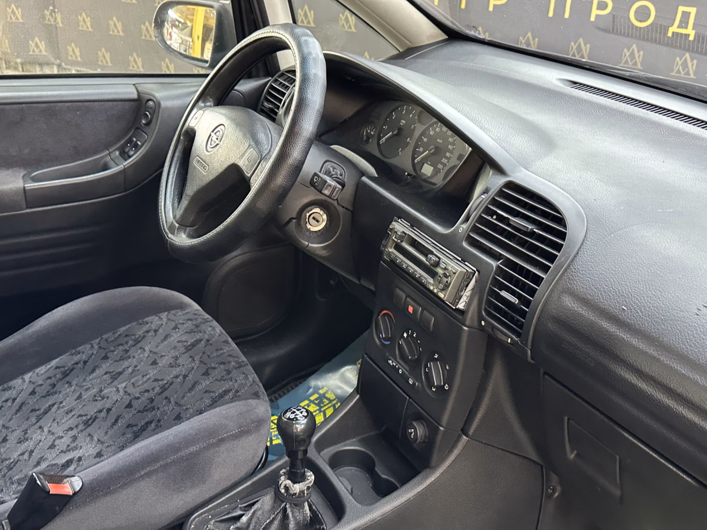 Opel Zafira фото 11
