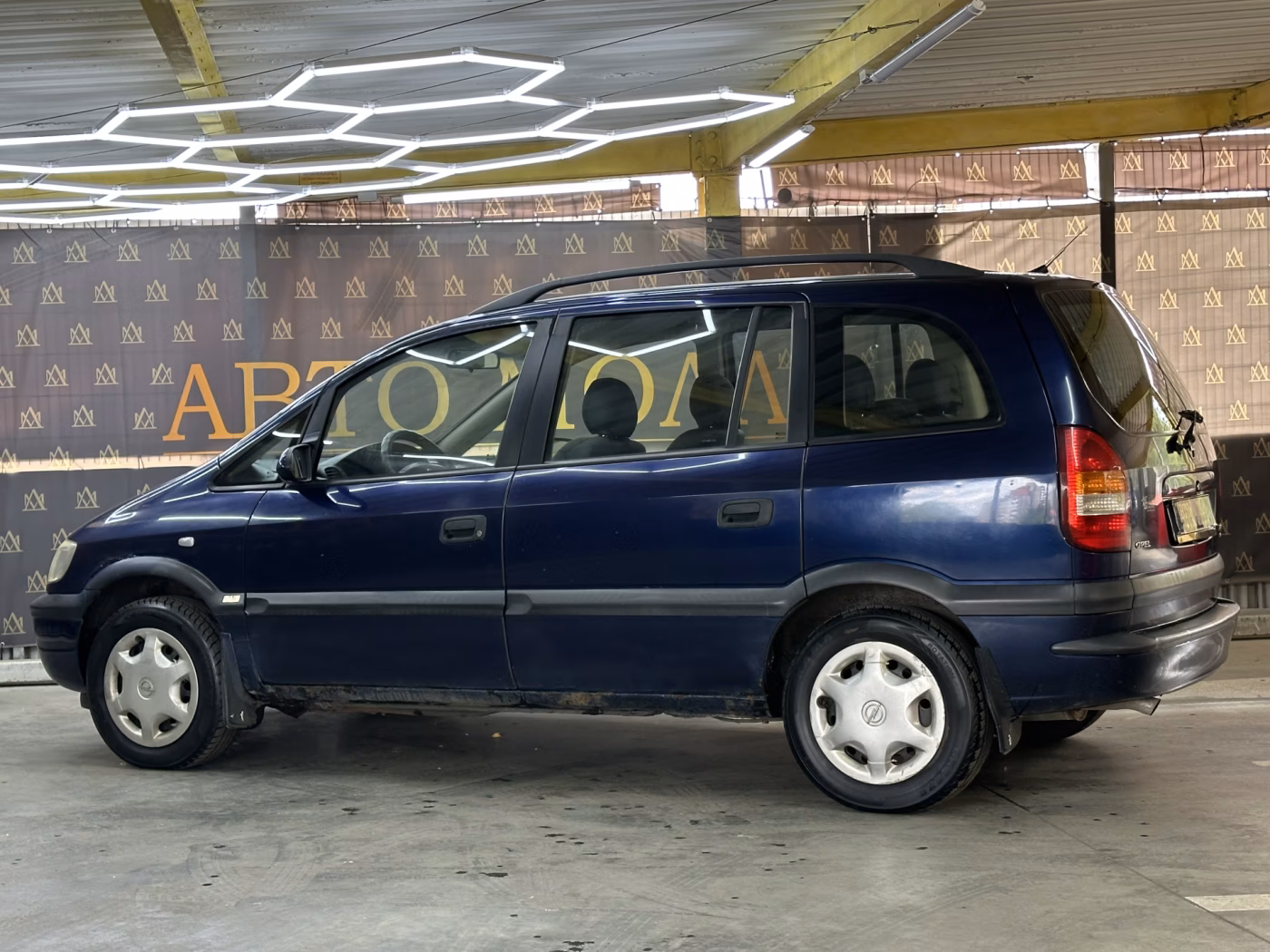 Opel Zafira фото 7