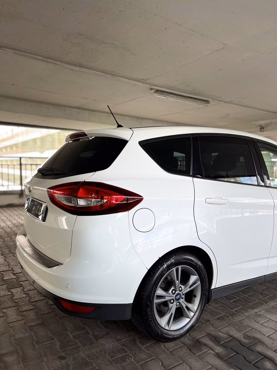 Ford C-MAX фото 8