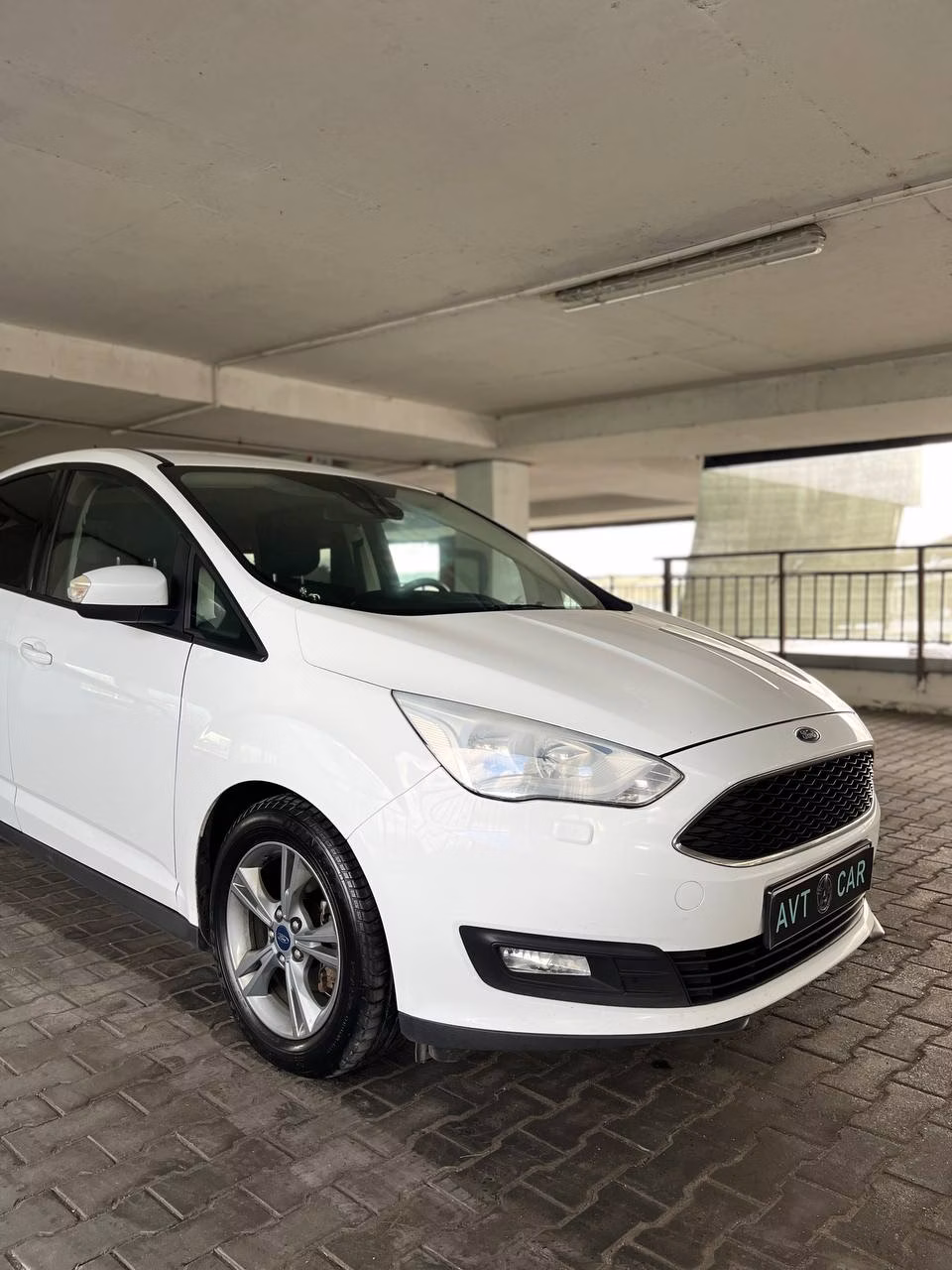 Ford C-MAX фото 9