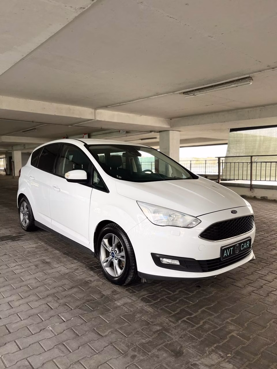Ford C-MAX фото 10