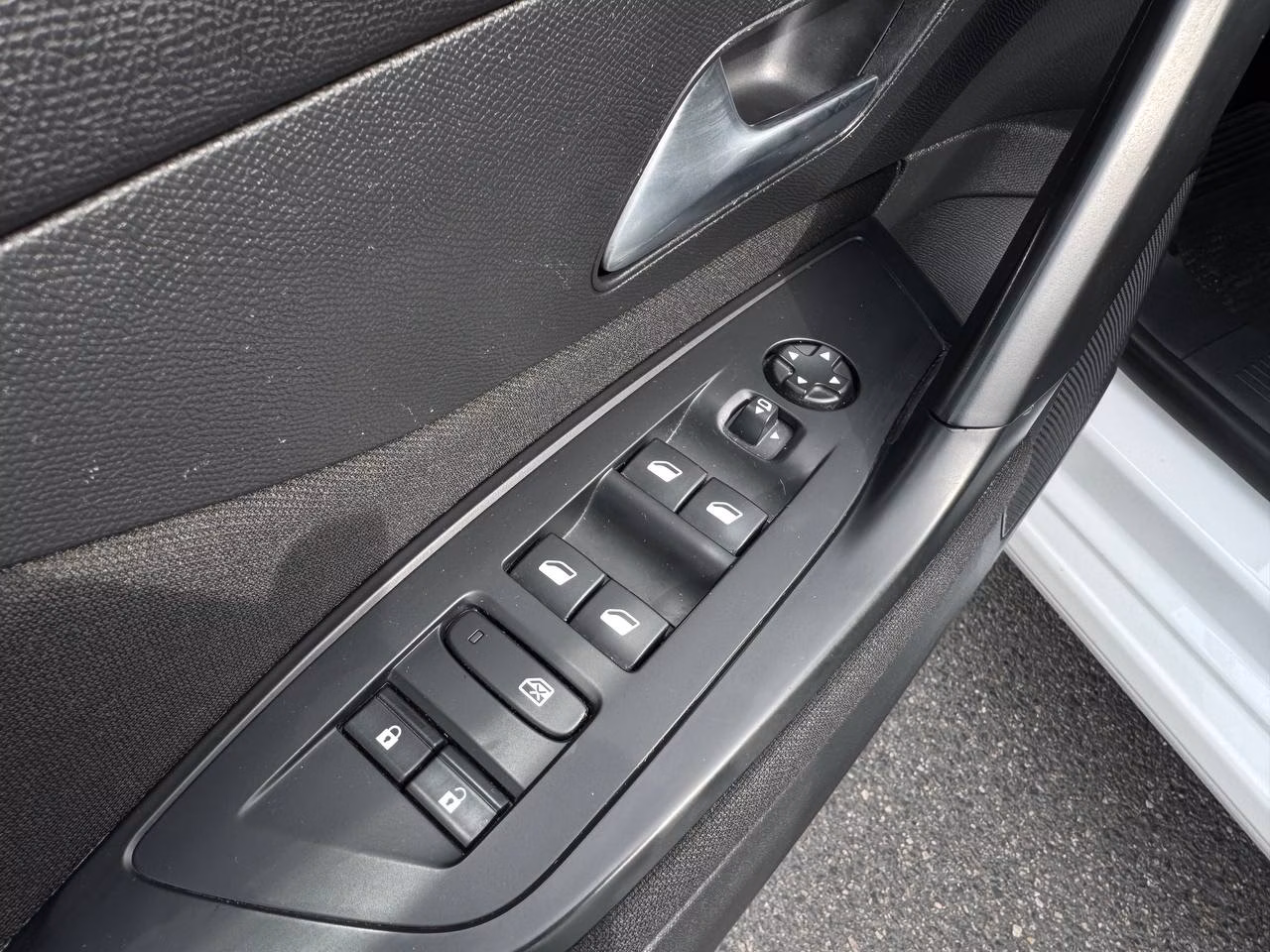 Peugeot 308 фото 10