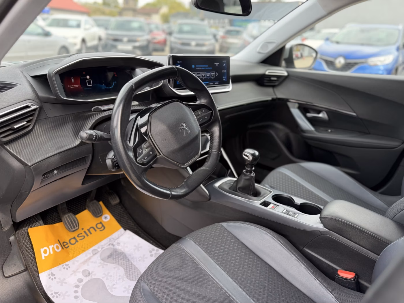 Peugeot 2008 фото 13