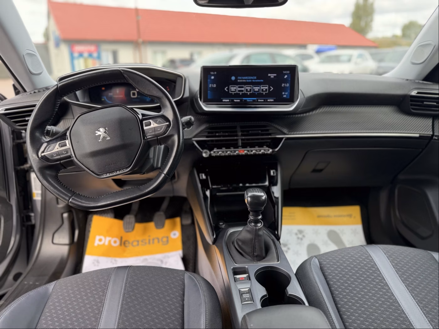 Peugeot 2008 фото 15