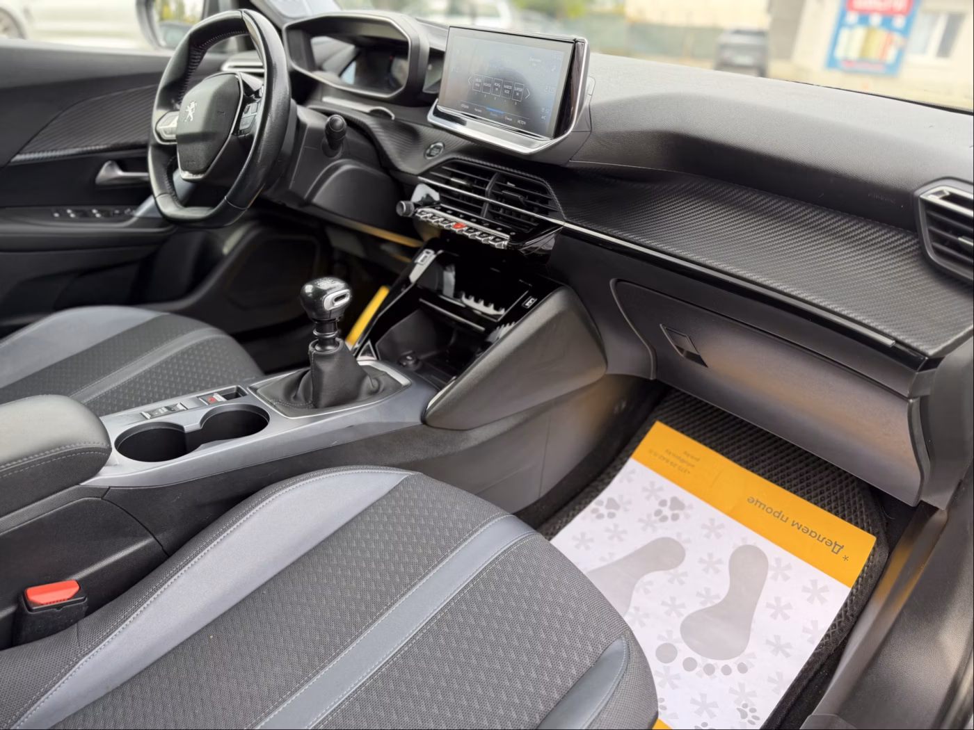 Peugeot 2008 фото 18