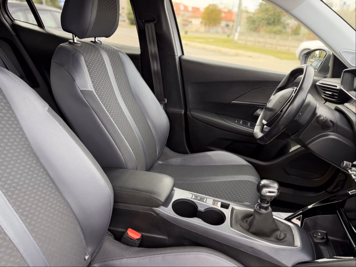 Peugeot 2008 фото 20