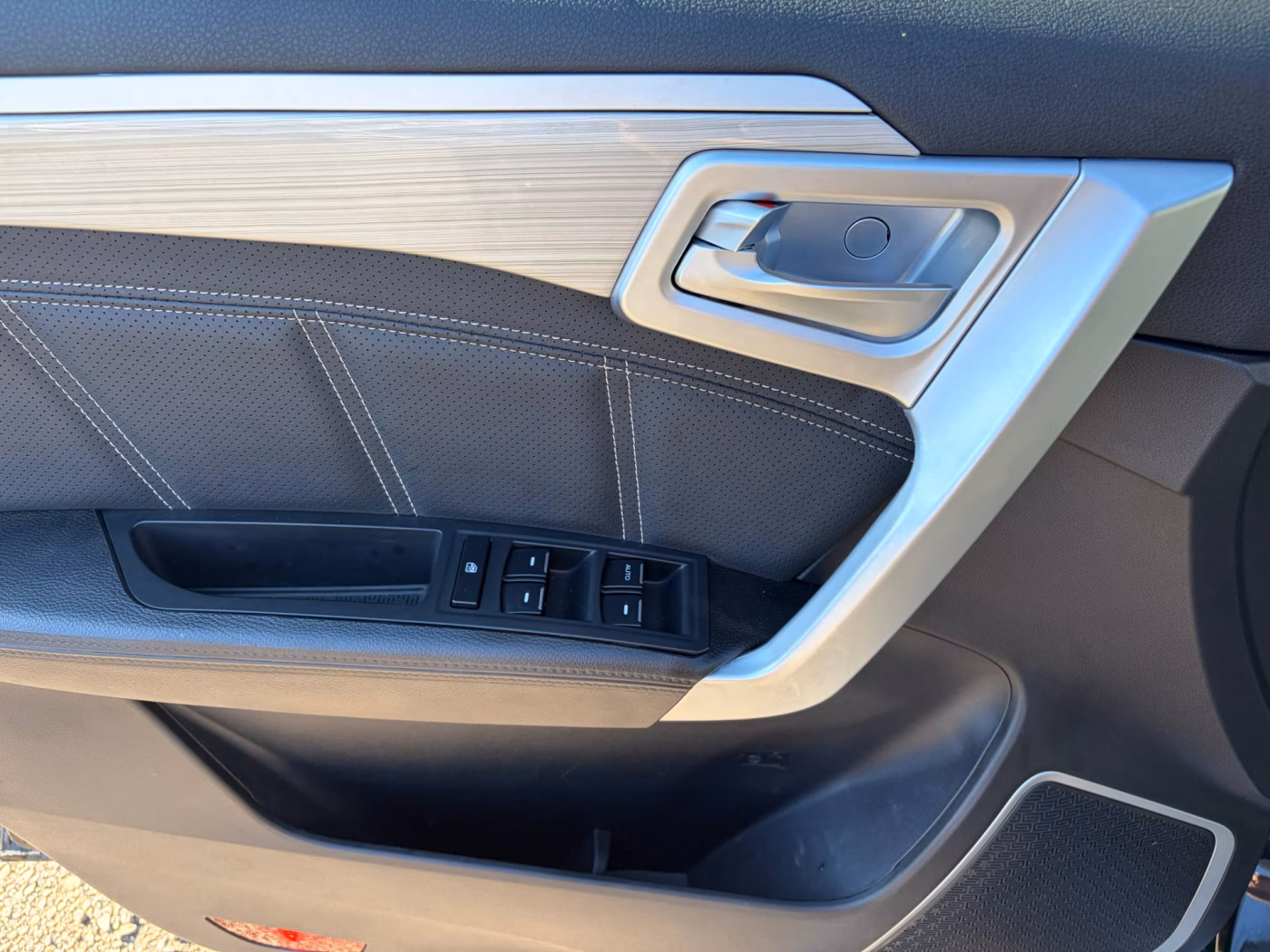 Geely Emgrand X7 фото 15